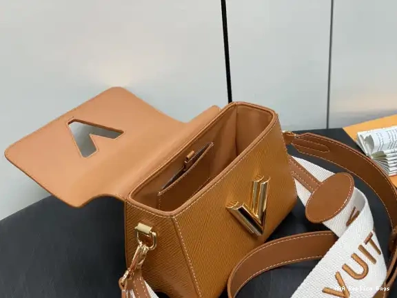 Aaa replica ru TWIST MM-23*17*9.5CM VUITTON LOUIS 0626